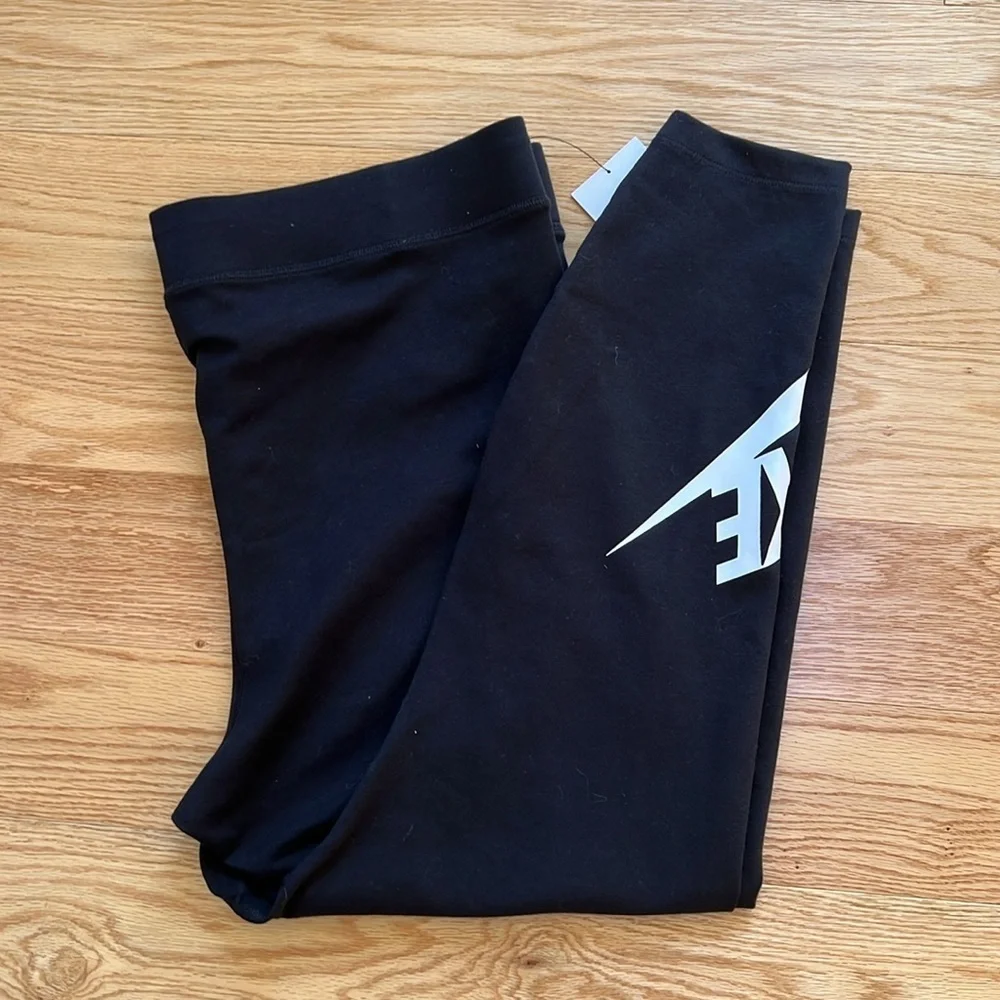 NWT! Nike 0X black high rise logo leggings .